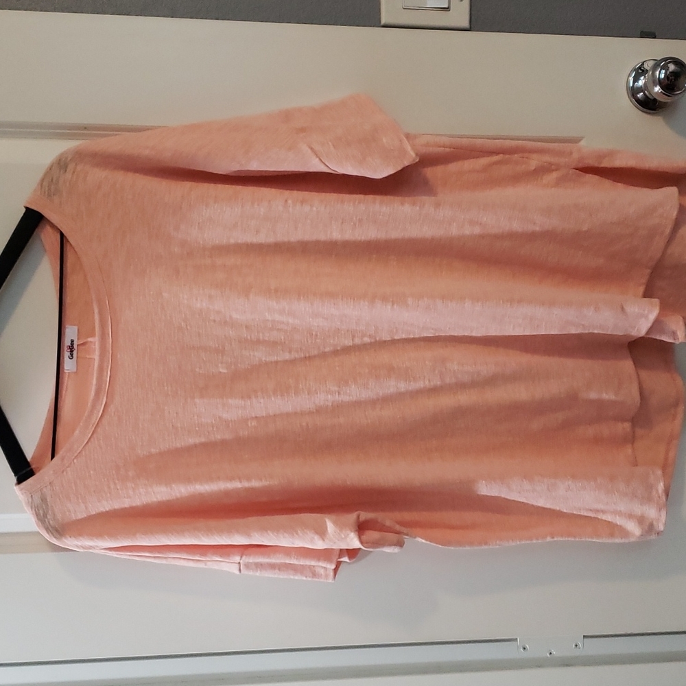 Geegee 2X Peach Short Sleeve Knotted Back Top NWOT